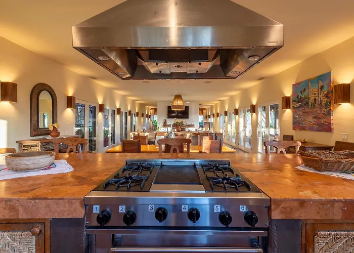 Villa Vida Cabo - Authentic Spacious Ocean View Near Beach&town
